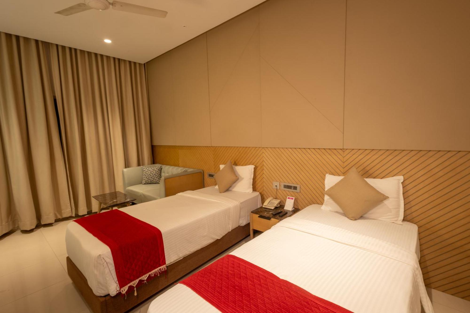 Hotel Parsons Court ดินดิกุล ภายนอก รูปภาพ