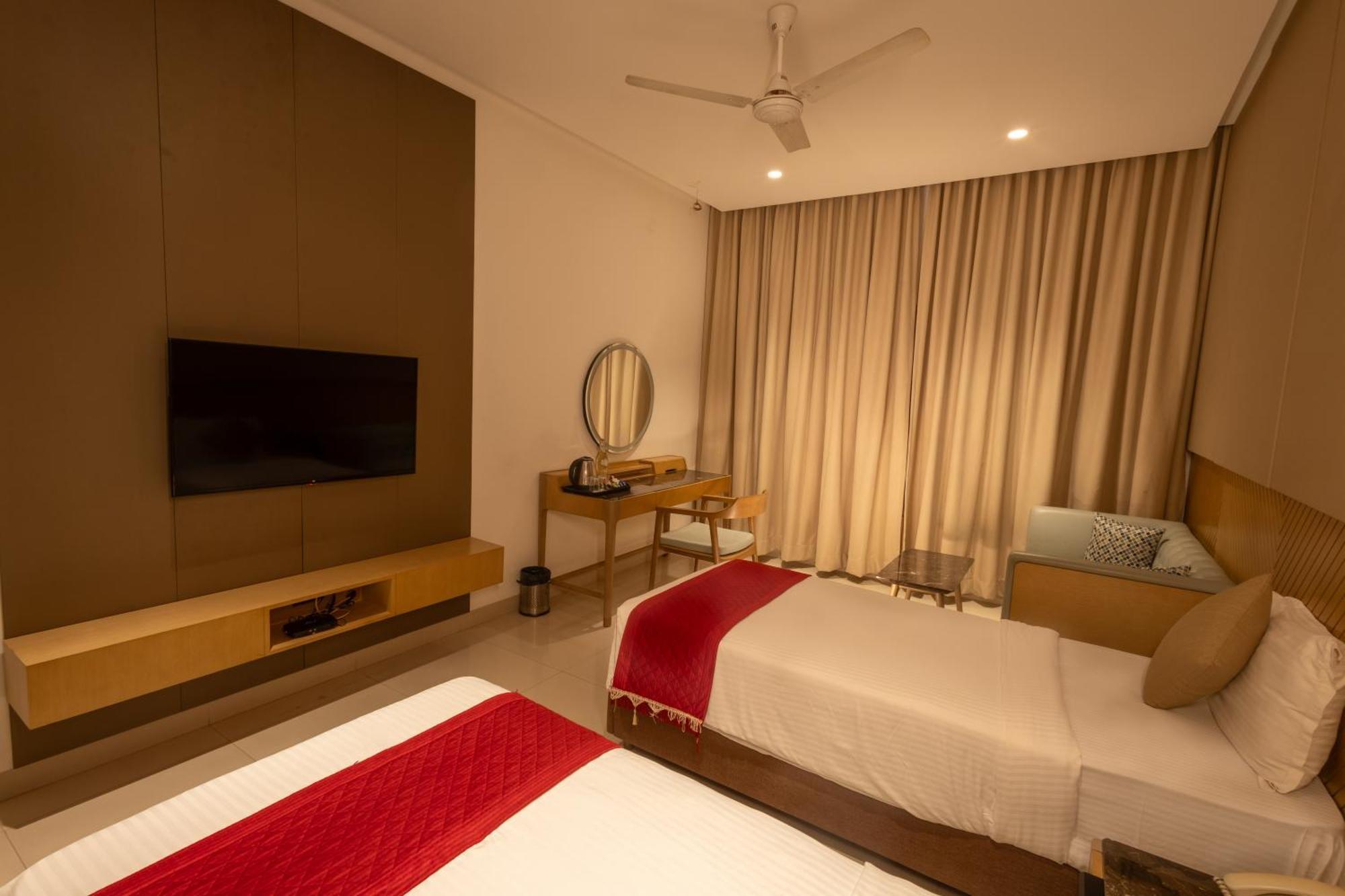 Hotel Parsons Court ดินดิกุล ภายนอก รูปภาพ