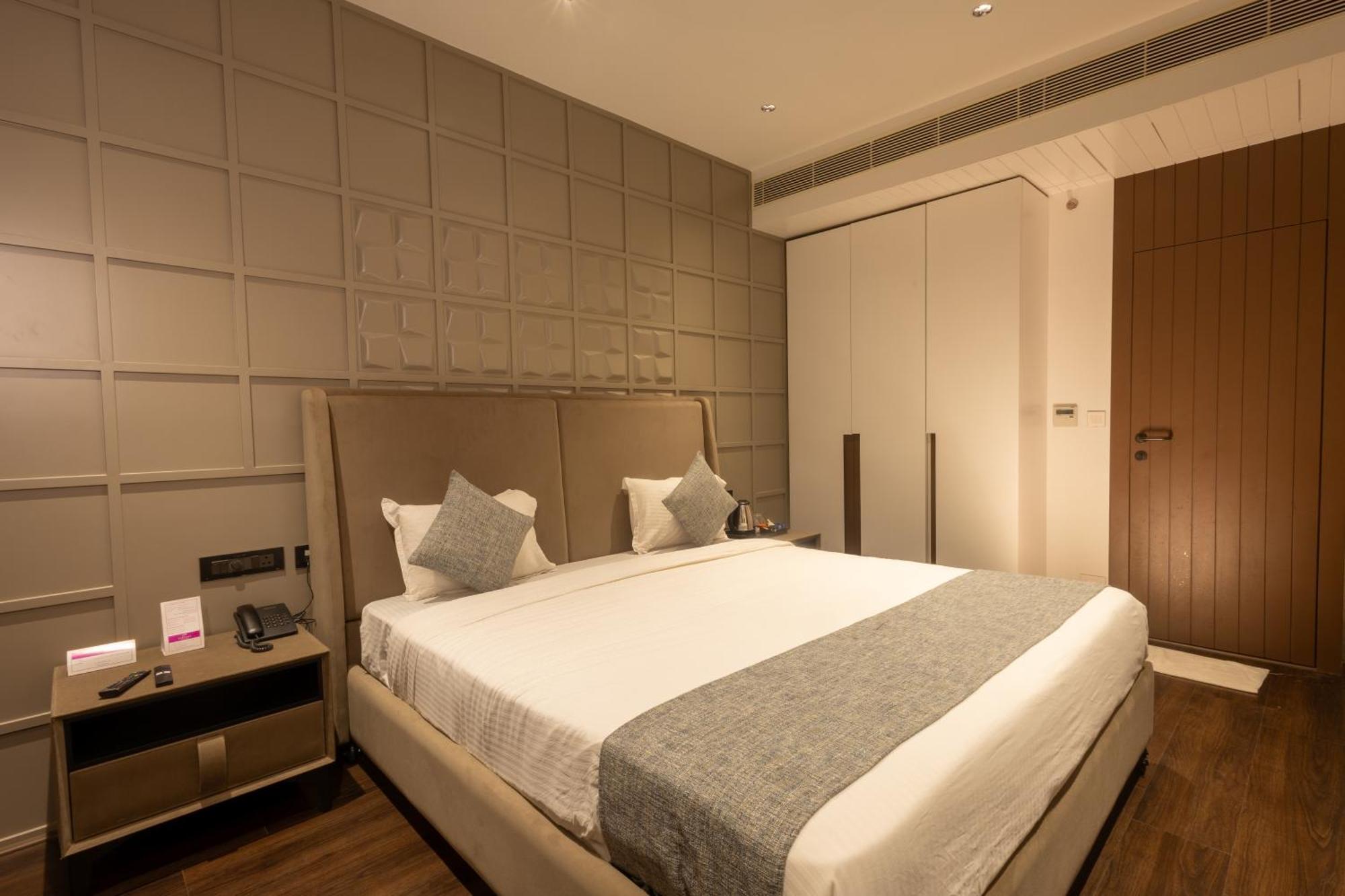 Hotel Parsons Court ดินดิกุล ภายนอก รูปภาพ