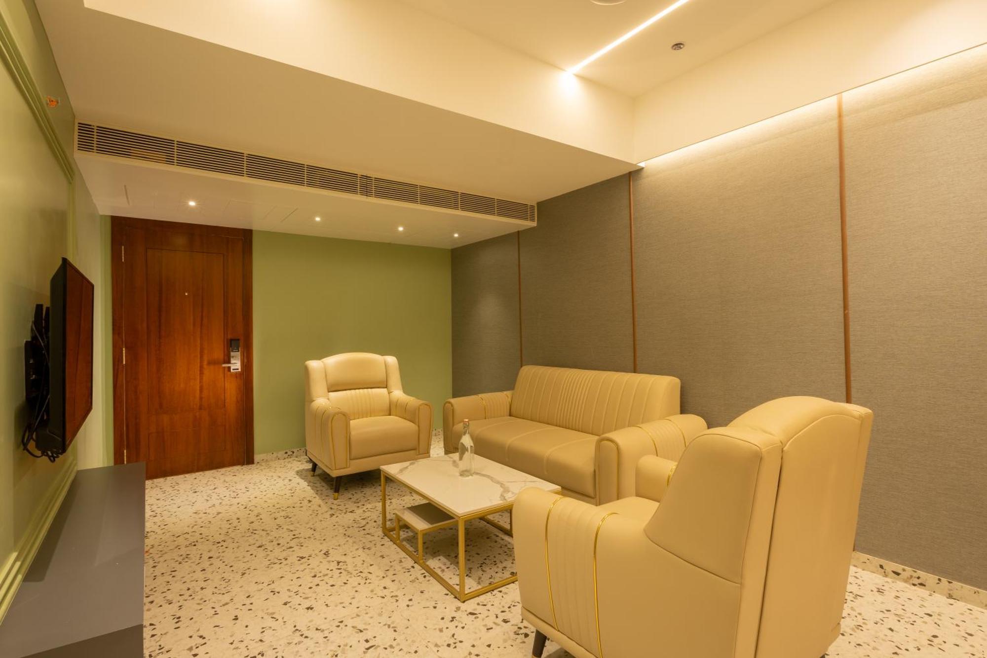 Hotel Parsons Court ดินดิกุล ภายนอก รูปภาพ