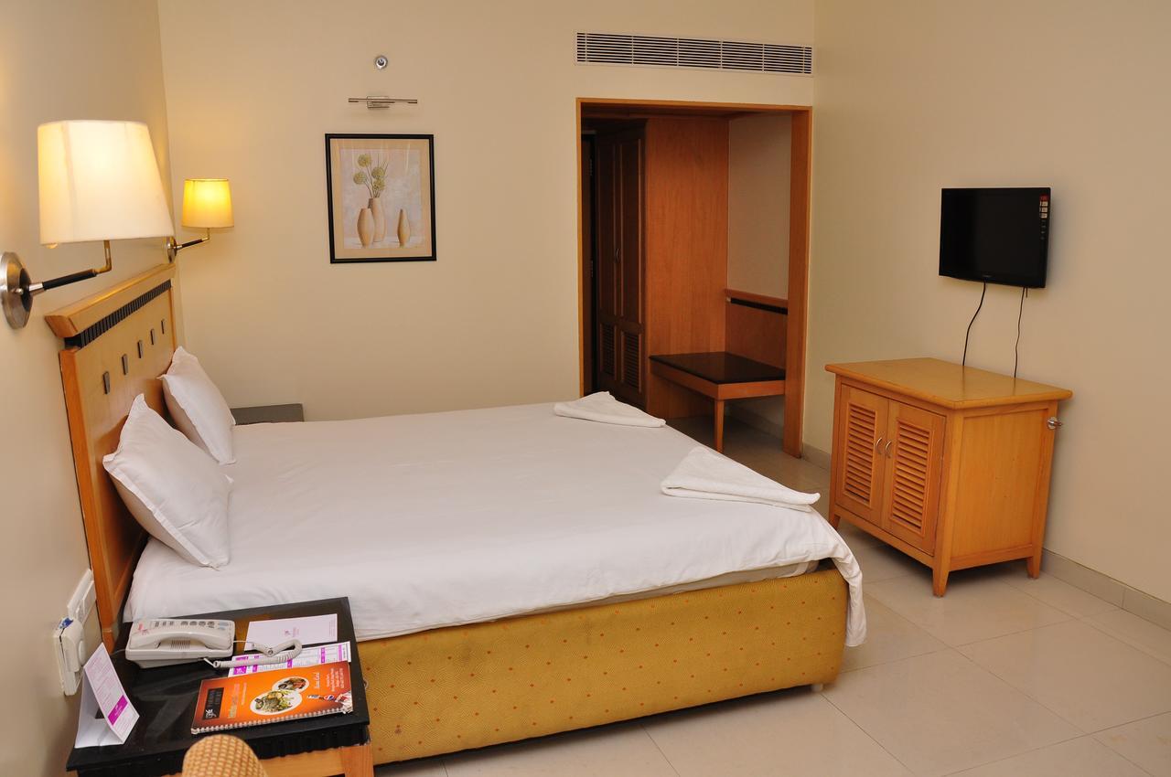 Hotel Parsons Court ดินดิกุล ภายนอก รูปภาพ