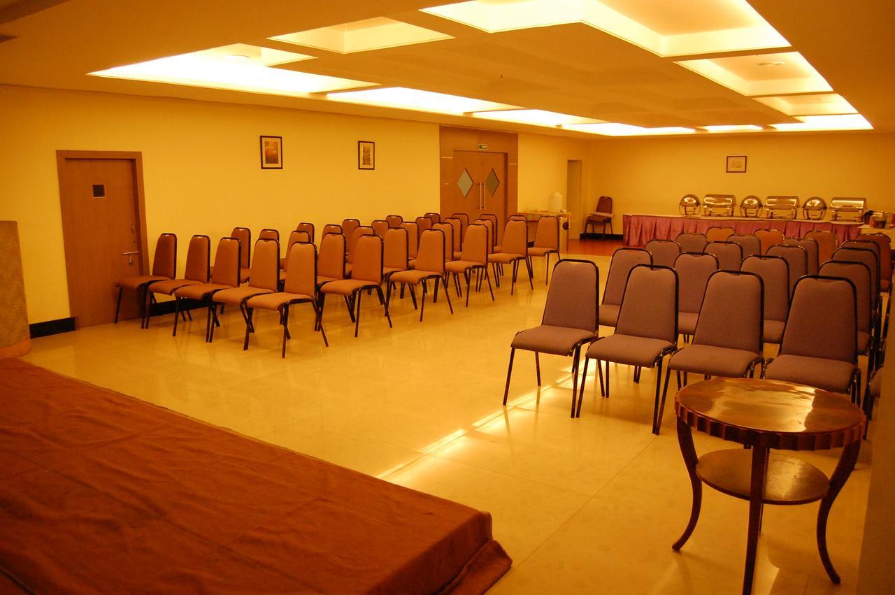 Hotel Parsons Court ดินดิกุล ภายนอก รูปภาพ