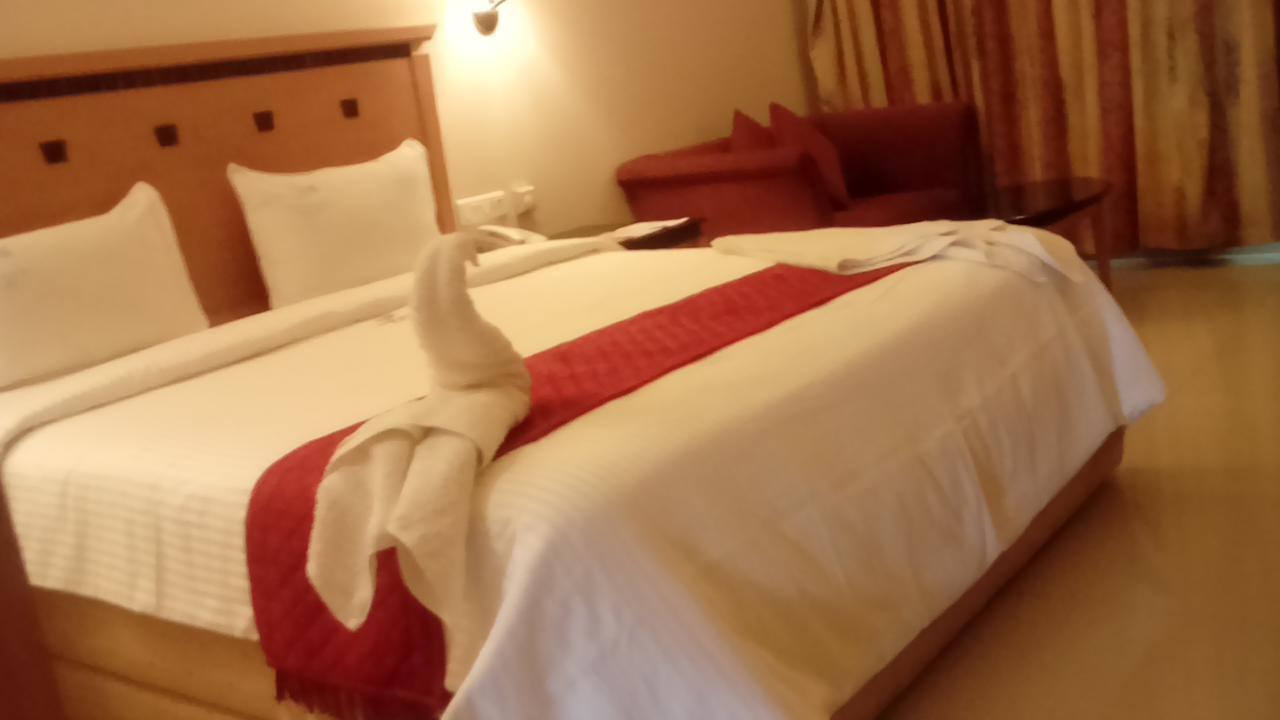 Hotel Parsons Court ดินดิกุล ภายนอก รูปภาพ
